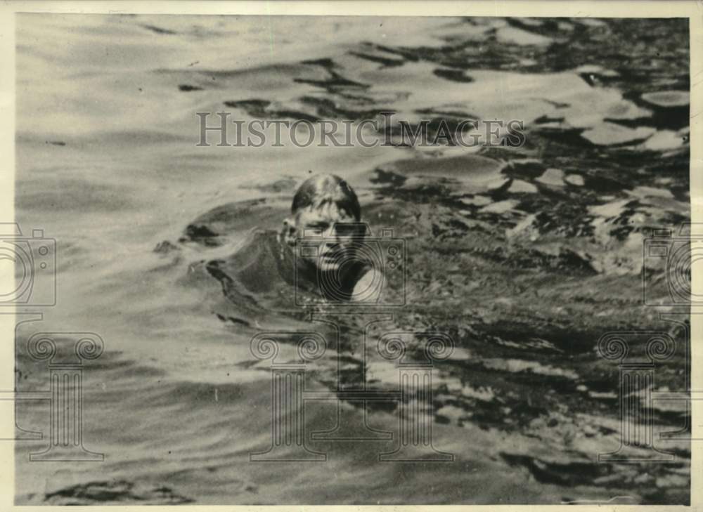 1928 Press Photo 9-Year-Old Swimmer Johnny Devine, Jr. Crossing Delaware River- Historic Images