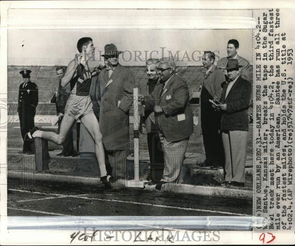 1953 Press Photo Runner Wes Santee, Sugar Bowl track meet, New Orleans- Historic Images
