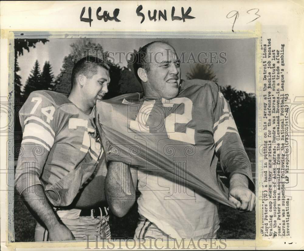 1963 Press Photo Detroit Lions footballers Mike Bundra & Floyd Peters, Detroit- Historic Images