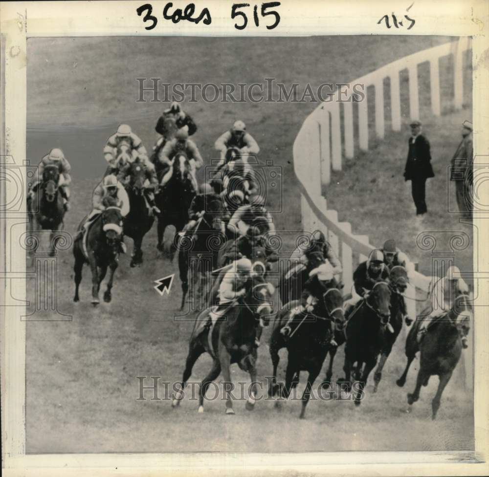 1964 Press Photo Epsom horse Derby, Tattenham Corner, Epsom, England - pis01329- Historic Images