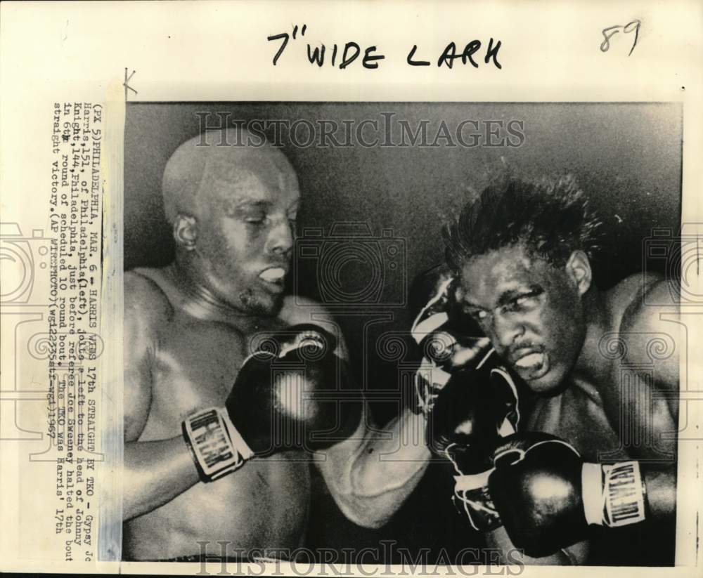 1967 Press Photo Joe &quot;Gypsy&quot; Harris, Johnny Knight, boxing match, Philadelphia- Historic Images