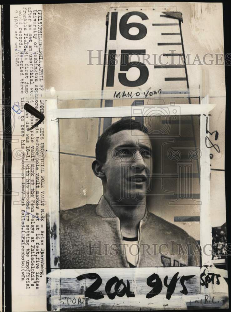 1963 Press Photo Vaulter Brian Sternberg at Philadelphia&#39;s Franklin Field- Historic Images