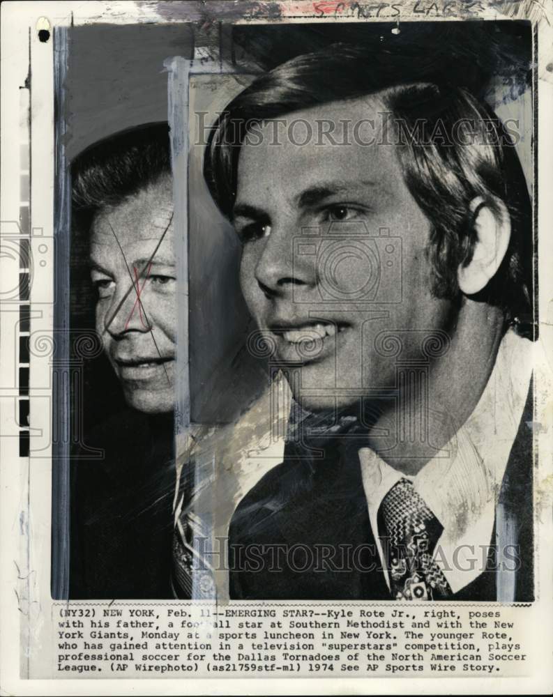 1974 Press Photo Kyle Rote Jr. with his father at sports luncheon, New York- Historic Images