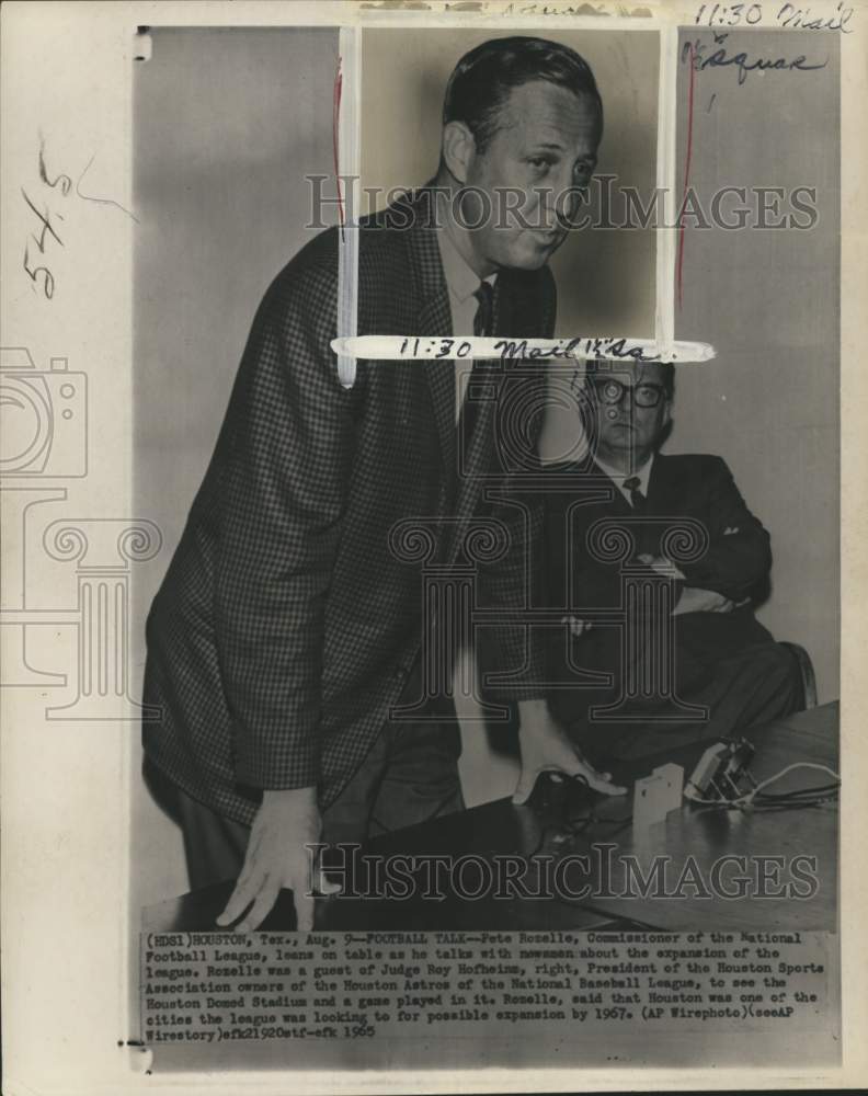1965 Press Photo NFL Commissioner Pete Rozelle & Judge Roy Hofheinz, Houston, TX- Historic Images