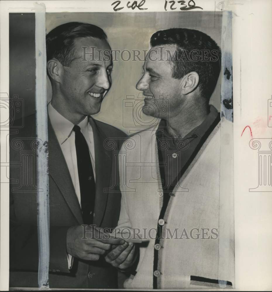 1958 Press Photo Football fan Van Brocklin &amp; Ram&#39;s general manager Pete Rozelle- Historic Images
