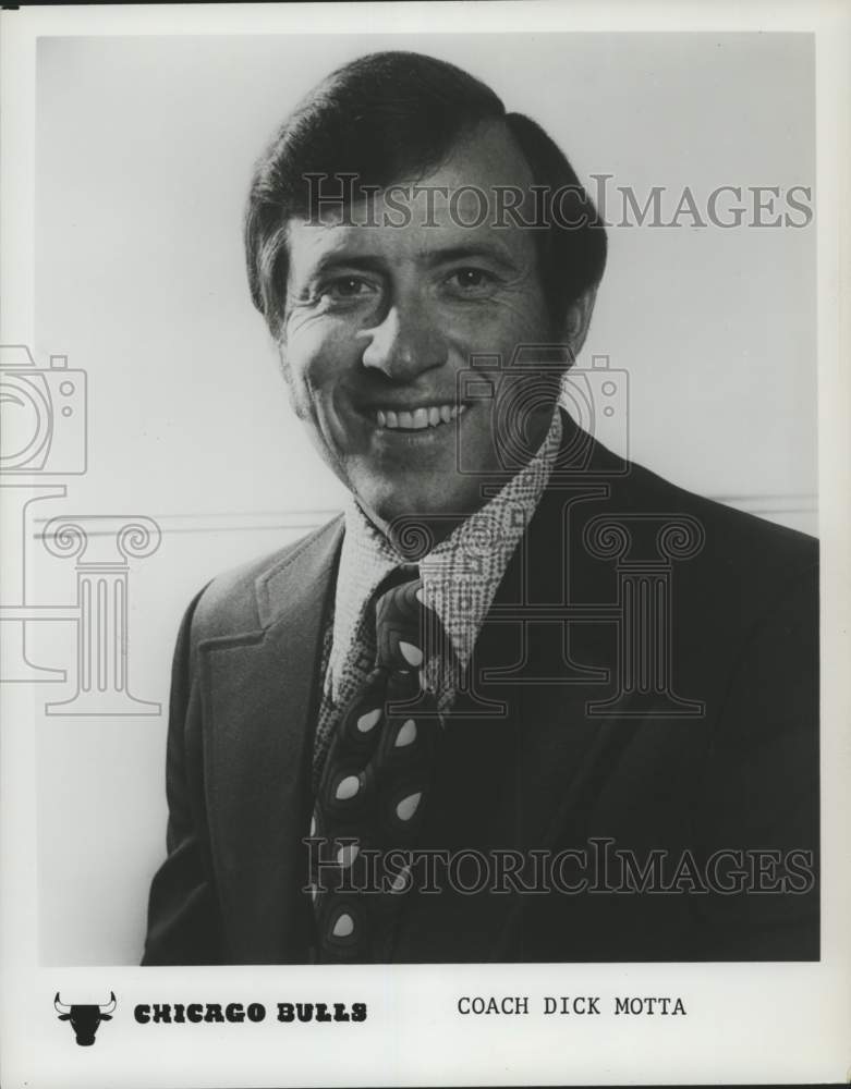1973 Press Photo Chicago Bulls Coach Dick Motta, Basketball - pis01706- Historic Images