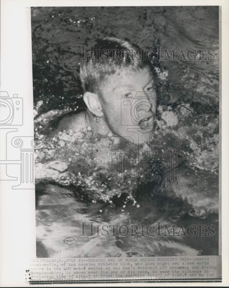 1960 Press Photo Swimmer Dennis Rounsavelle, AAU championships, Toledo, Ohio- Historic Images