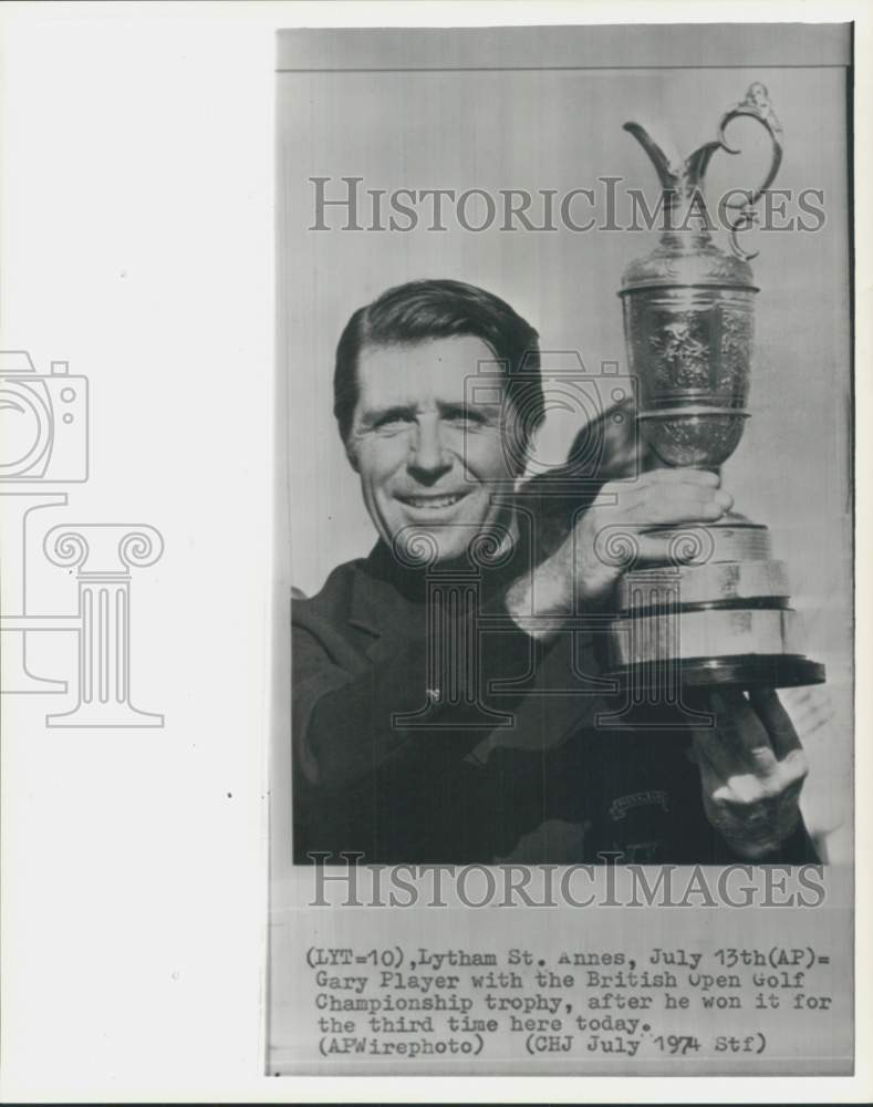 1974 Press Photo Golfer Gary Player wins the British Open Golf trophy, England- Historic Images