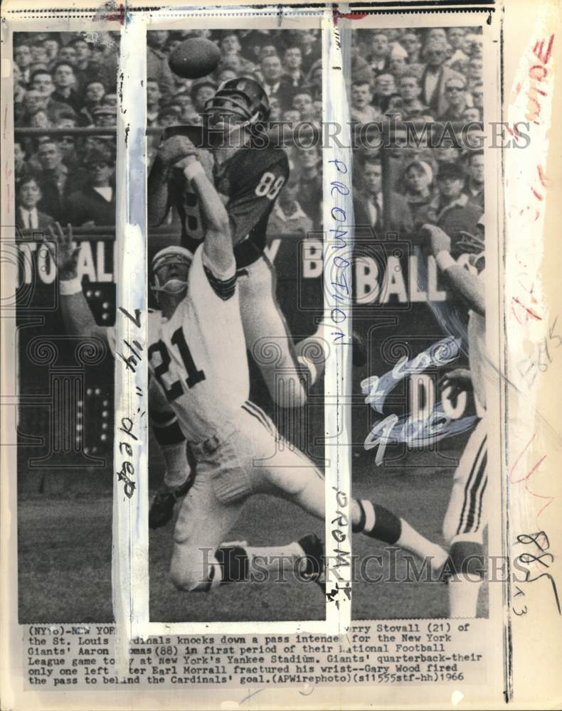 1966 Press Photo St. Louis Cardinals vs. New York Giants Football Game- Historic Images