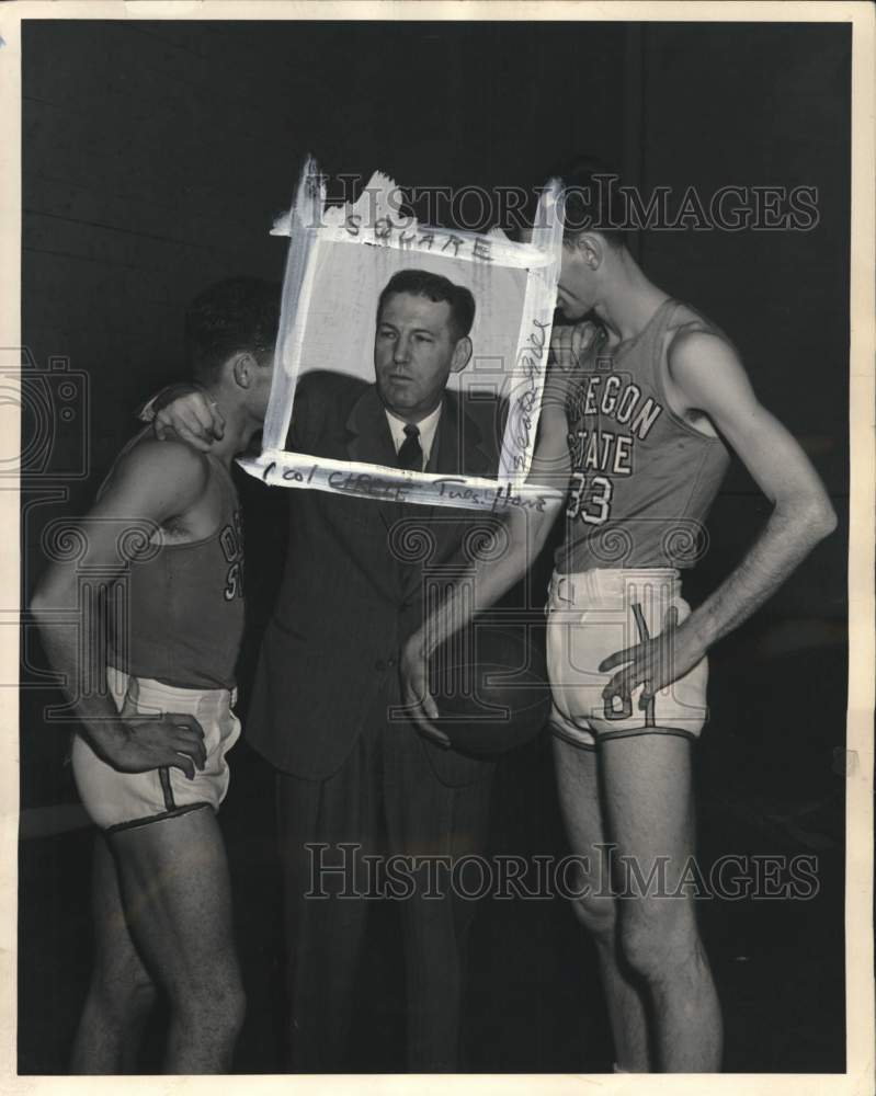 1947 Press Photo Oregon State Basketball Team's Lew Beck, Slats Gill, Red Rocha- Historic Images