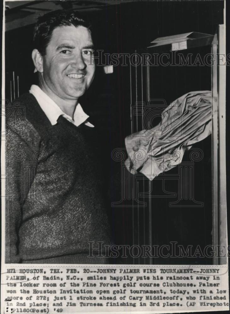 1949 Press Photo Golfer Johnny Palmer, Pine Forest Golf Course Clubhouse, Texas- Historic Images