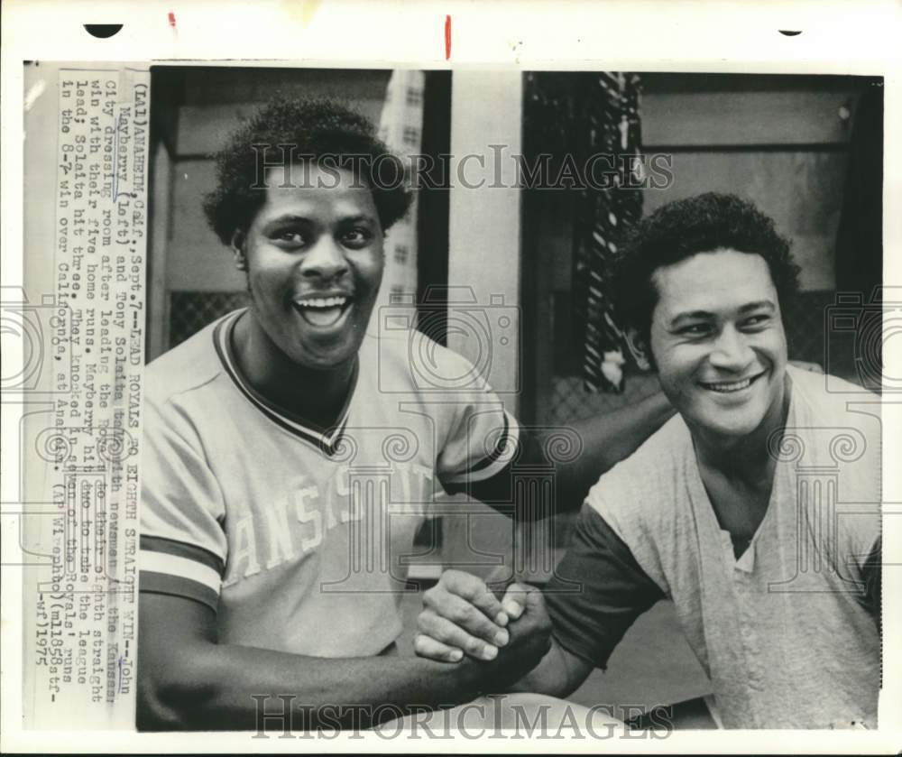 1975 Press Photo Royals' John Mayberry & Tony Solaita, Baseball, Anaheim, CA- Historic Images
