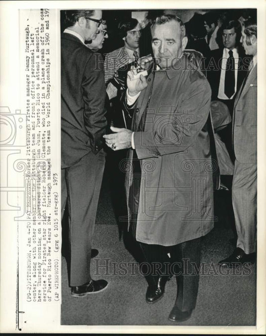 1973 Press Photo Pirates' baseball manager Danny Murtaugh & team, Pittsburgh- Historic Images