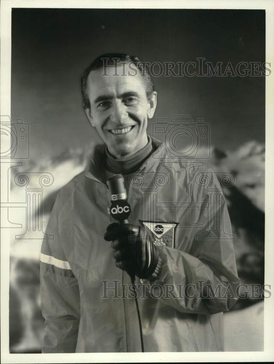 1968 Press Photo Sportscaster Chris Schenkel covers Winter Olympic Games, France- Historic Images
