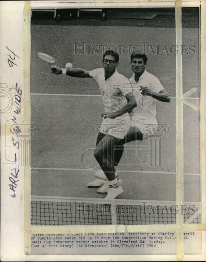 1968 Press Photo Clark Graebner &amp; Charles Pasarell, Davis Cup Tennis, Cleveland- Historic Images
