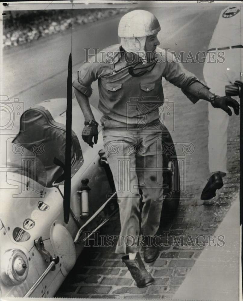 1950 Press Photo Racer John Parsons at pit stop, Indianapolis Speedway classic- Historic Images