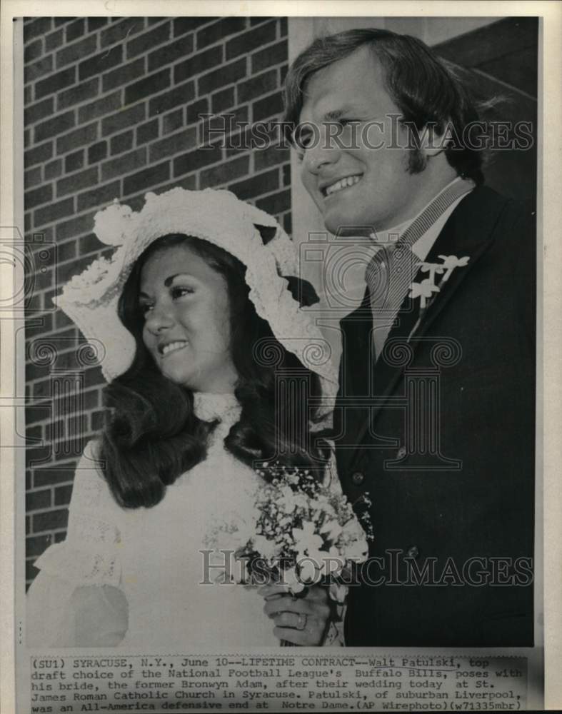 1972 Press Photo Buffalo Bills' Walt Patulski & Bronwyn Adam's wedding, New York- Historic Images