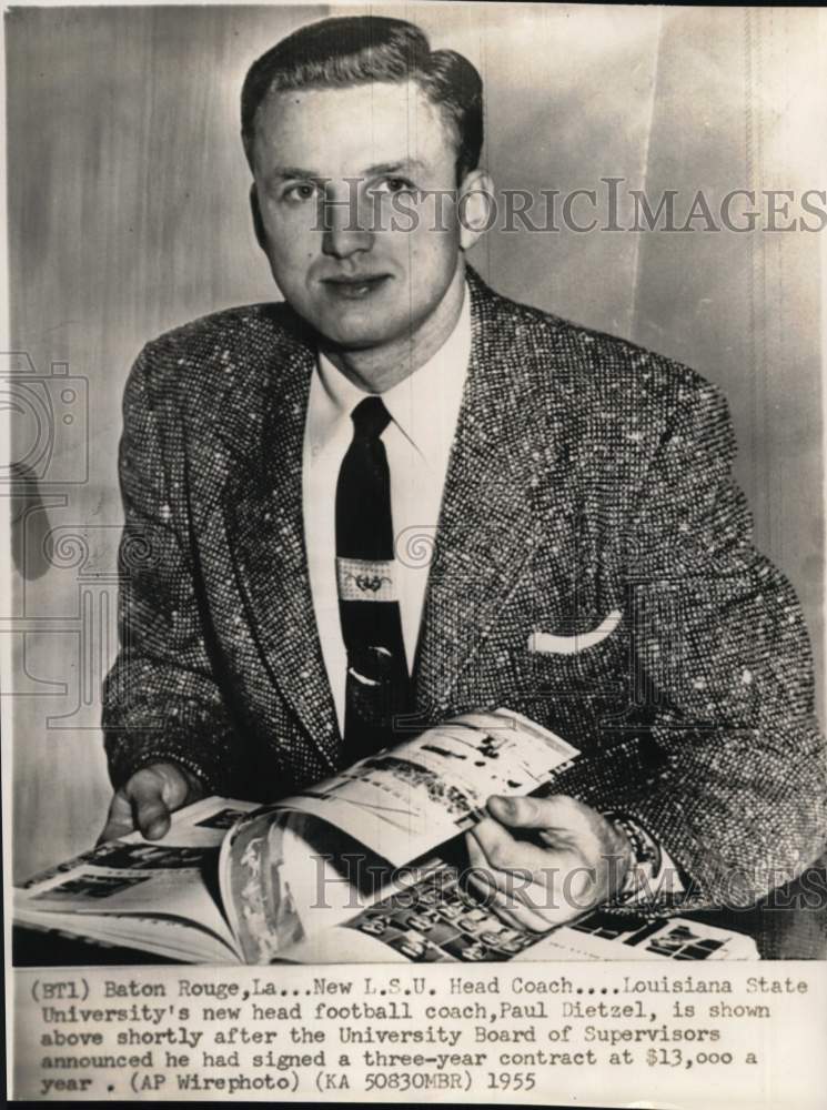 1955 Press Photo LSU Coach Paul Dietzel, Baton Rouge, Louisiana - pis03375- Historic Images