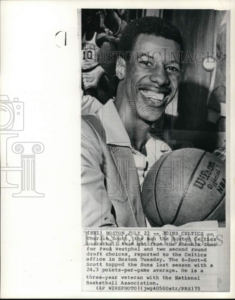 1975 Press Photo Charlie Scott reports to Celtics office, Basketball, Boston- Historic Images