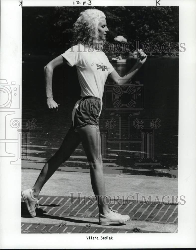 1990 Press Photo Race Walker Viisha Sedlak - pis03567- Historic Images