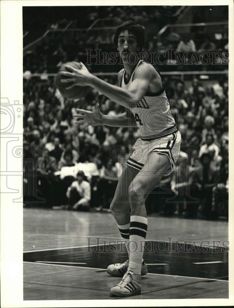 1975 Press Photo Stanford University's Ed Schweitzer at basketball game- Historic Images