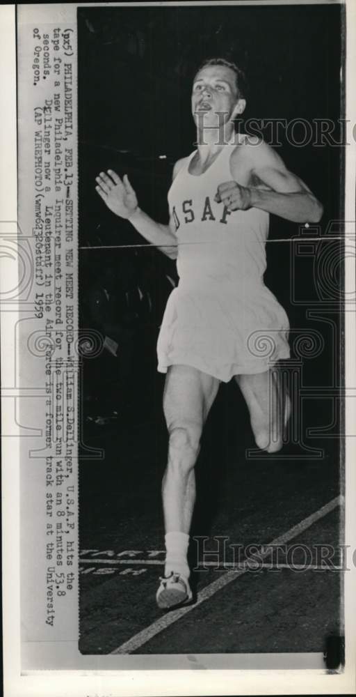 1959 Press Photo William S. Dellinger beats two-mile run record, Philadelphia- Historic Images