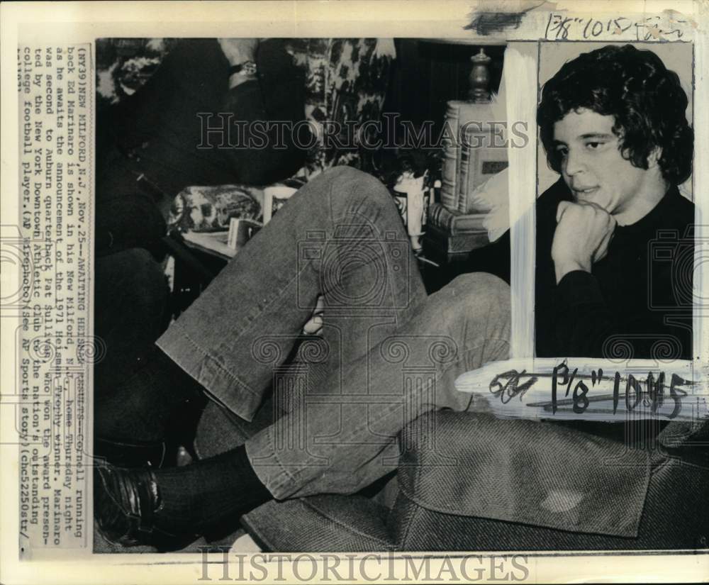 1971 Press Photo Cornell Football player Ed Marinaro in his New Milford home, NJ- Historic Images