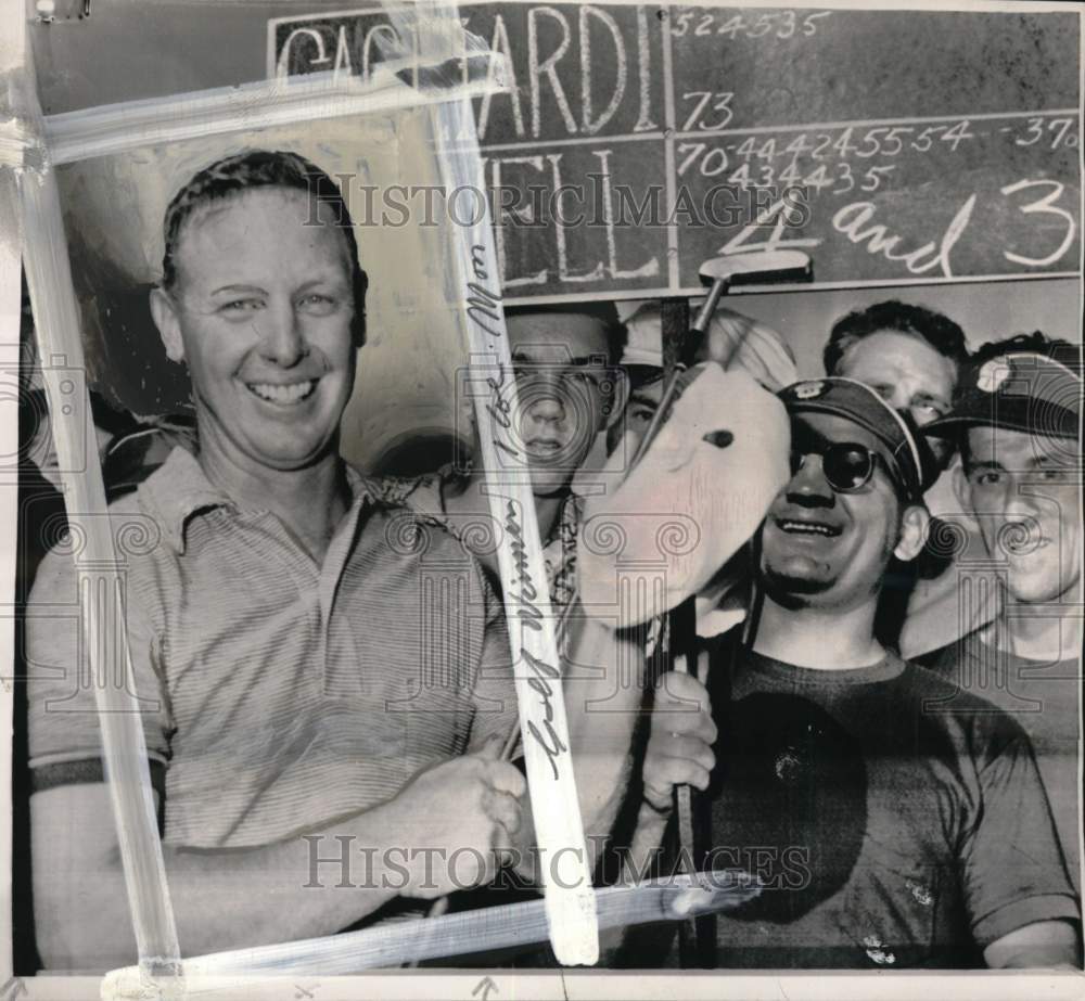 1951 Press Photo Golfer Billy Maxwell holds golf club - pis03984- Historic Images