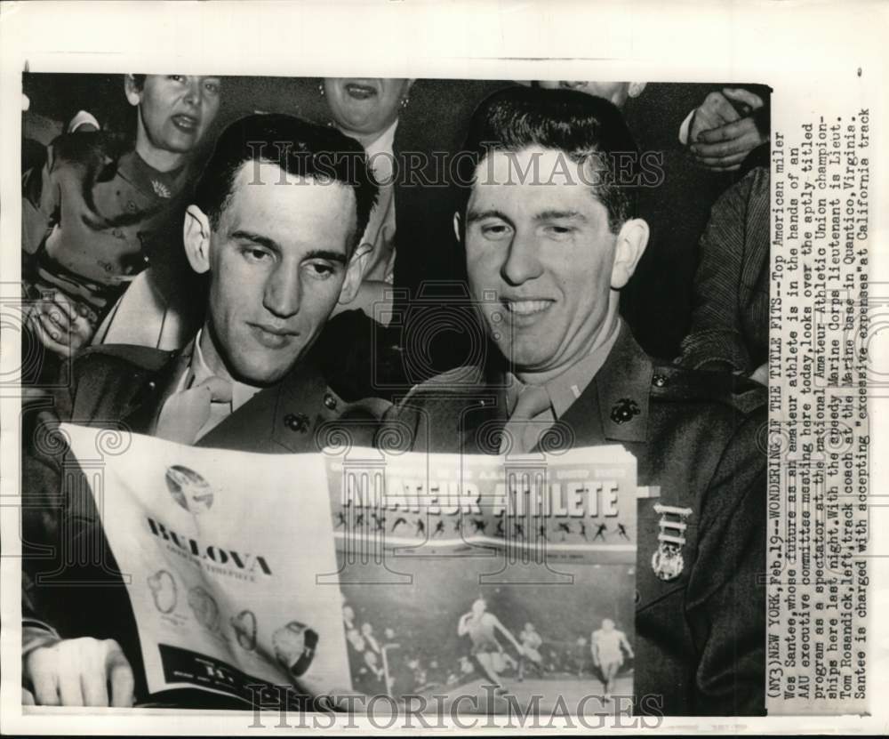 1956 Press Photo Track star Wes Santee & Tom Rosandick reads magazine, New York- Historic Images