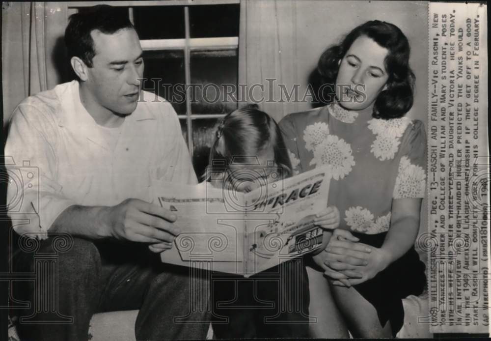 1948 Press Photo New York Yankees' Vic Raschi & family, Williamsburg, Virginia- Historic Images