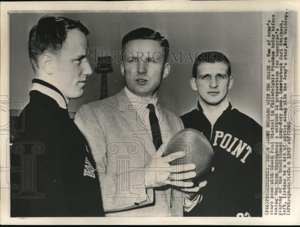 1963 Press Photo Army coach Paul Dietzel &amp; players, Army-Navy game, Philadelphia- Historic Images