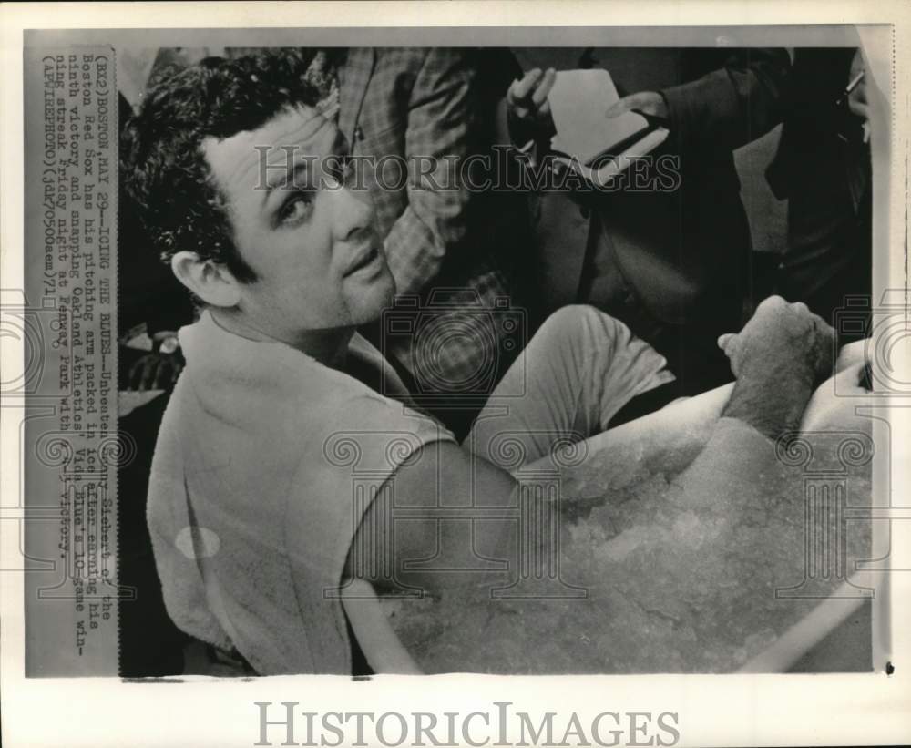 1971 Press Photo Red Sox' baseball player Sonny Siebert, Boston, Massachusetts- Historic Images