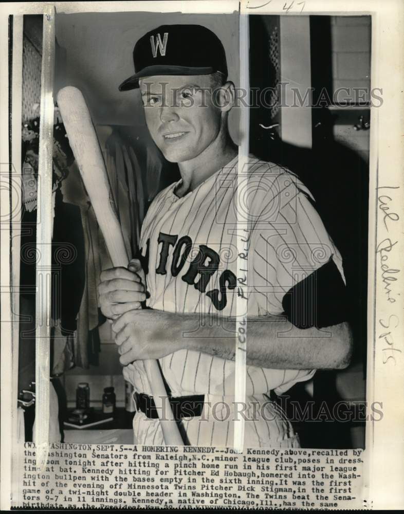 1962 Press Photo Washington Senators' John Kennedy holds bat, Washington- Historic Images