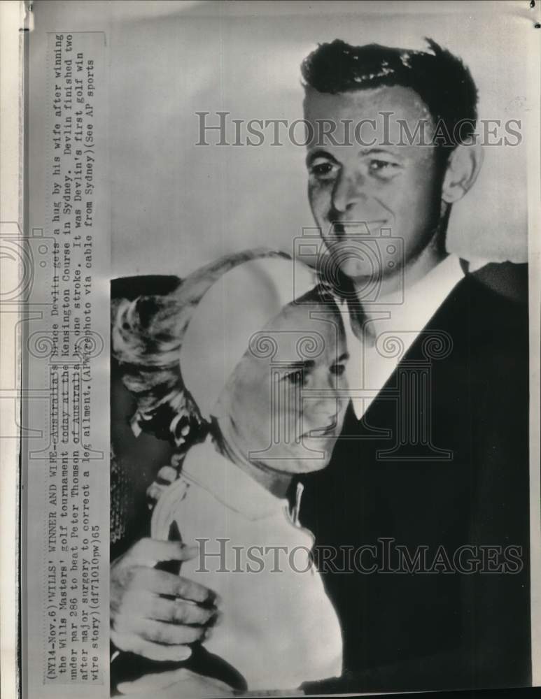1965 Press Photo Bruce Devlin & wife, Wills Masters' Golf Tournament, Australia- Historic Images