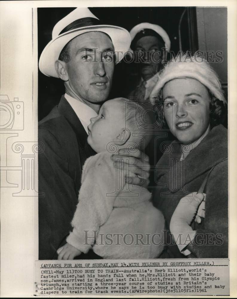 1961 Press Photo Olympic runner Herb Elliott meets his family in England- Historic Images