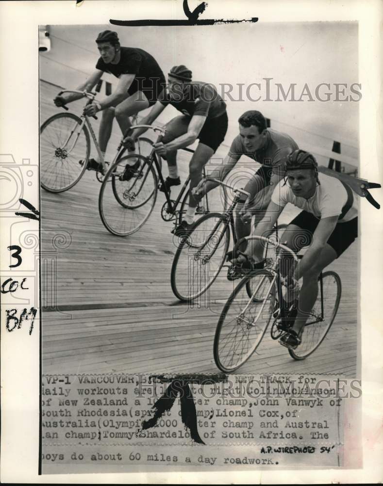 1954 Press Photo Colin Dickinson &amp; fellow bicycle racers, Vancouver, Canada- Historic Images