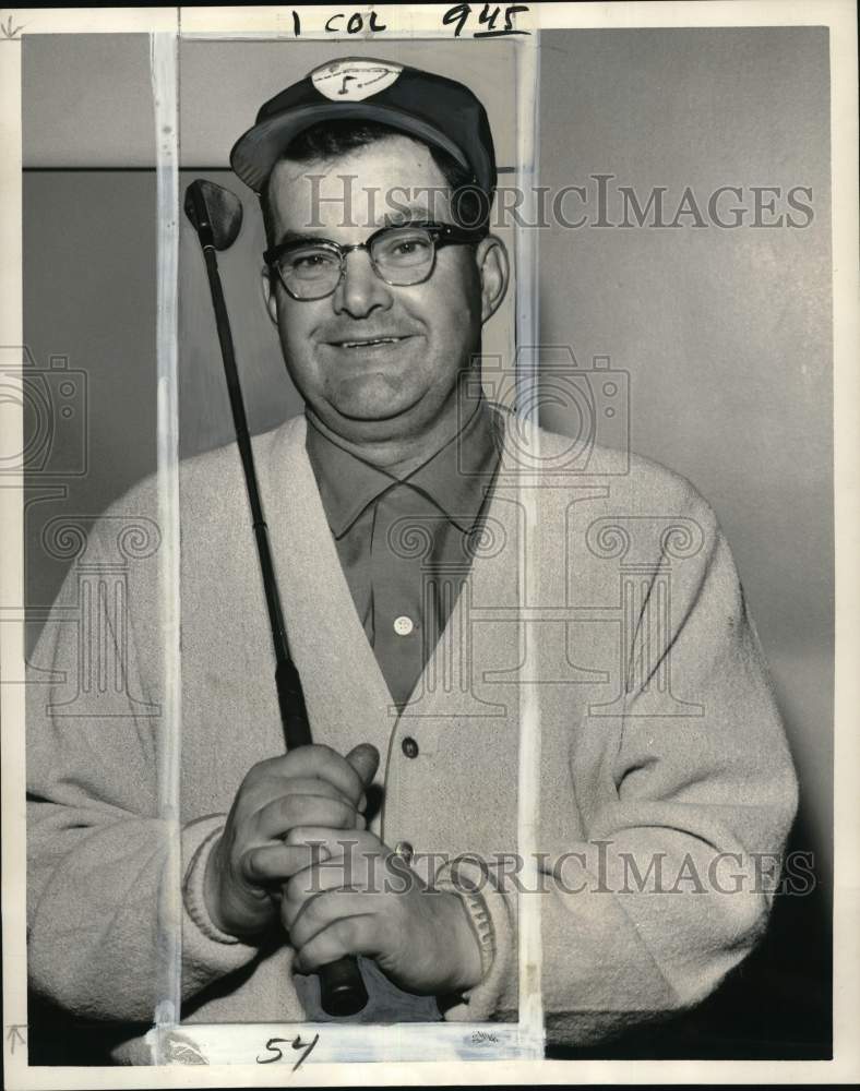 1964 Press Photo Golfer Fred Egbert holds golf club - pis04602- Historic Images
