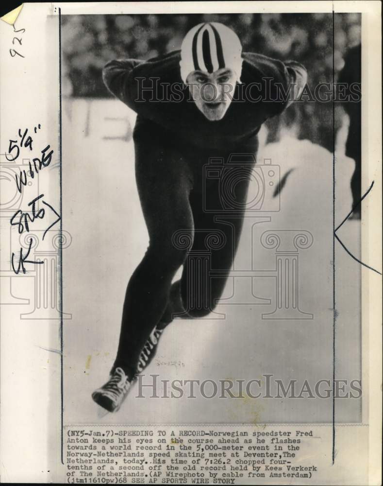 1968 Press Photo Fred Anton makes record in 5000-meter speed skating, Deventer- Historic Images