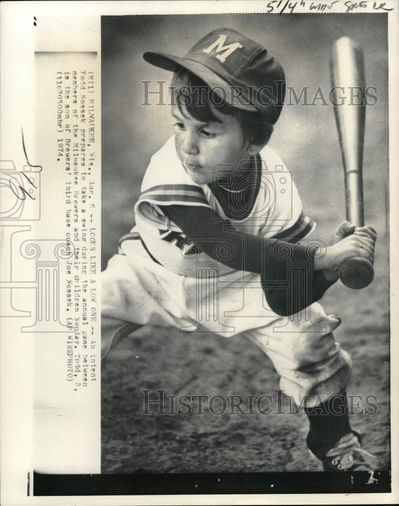 1974 Press Photo Brewers' baseball player Joe Nossek's son Todd, Milwaukee, WI- Historic Images
