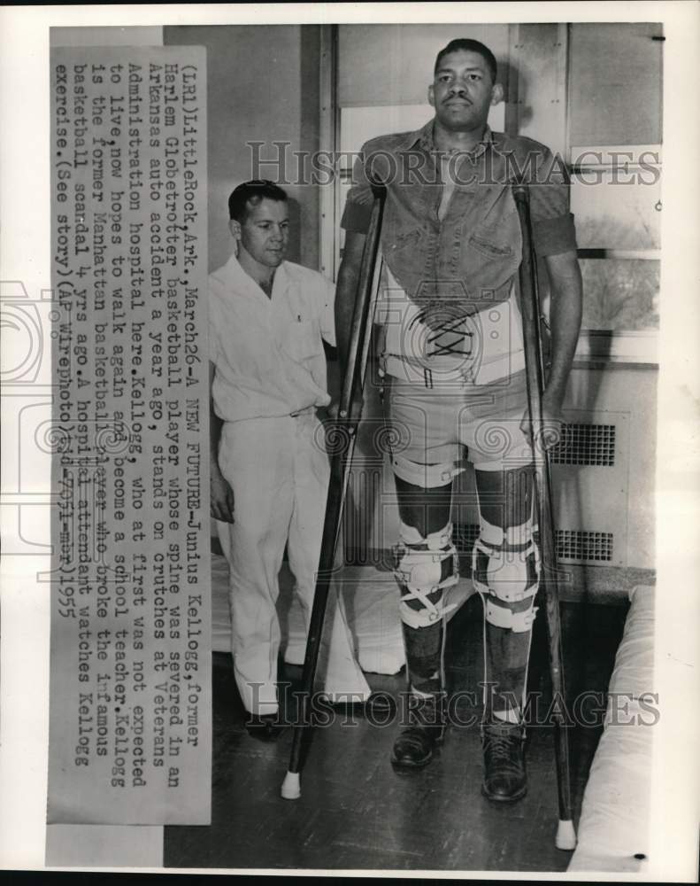1955 Press Photo Former Manhattan basketball player Junius Kellogg at hospital- Historic Images