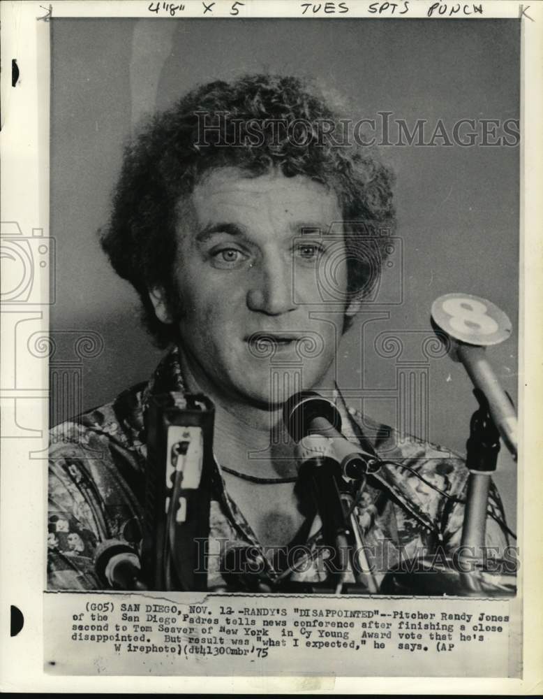 1975 Press Photo San Diego Padres&#39; Randy Jones at news conference, Baseball, CA- Historic Images