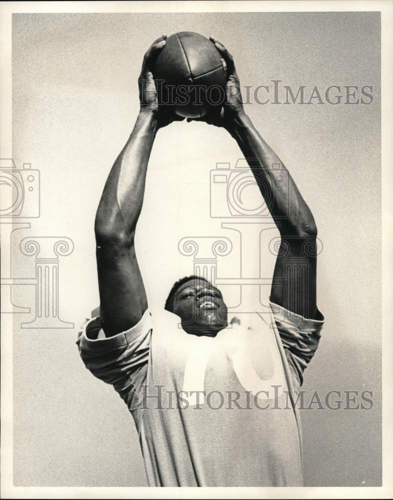 1968 Press Photo Football player Charlie Evans, Chicago, Illinois - pis04992- Historic Images