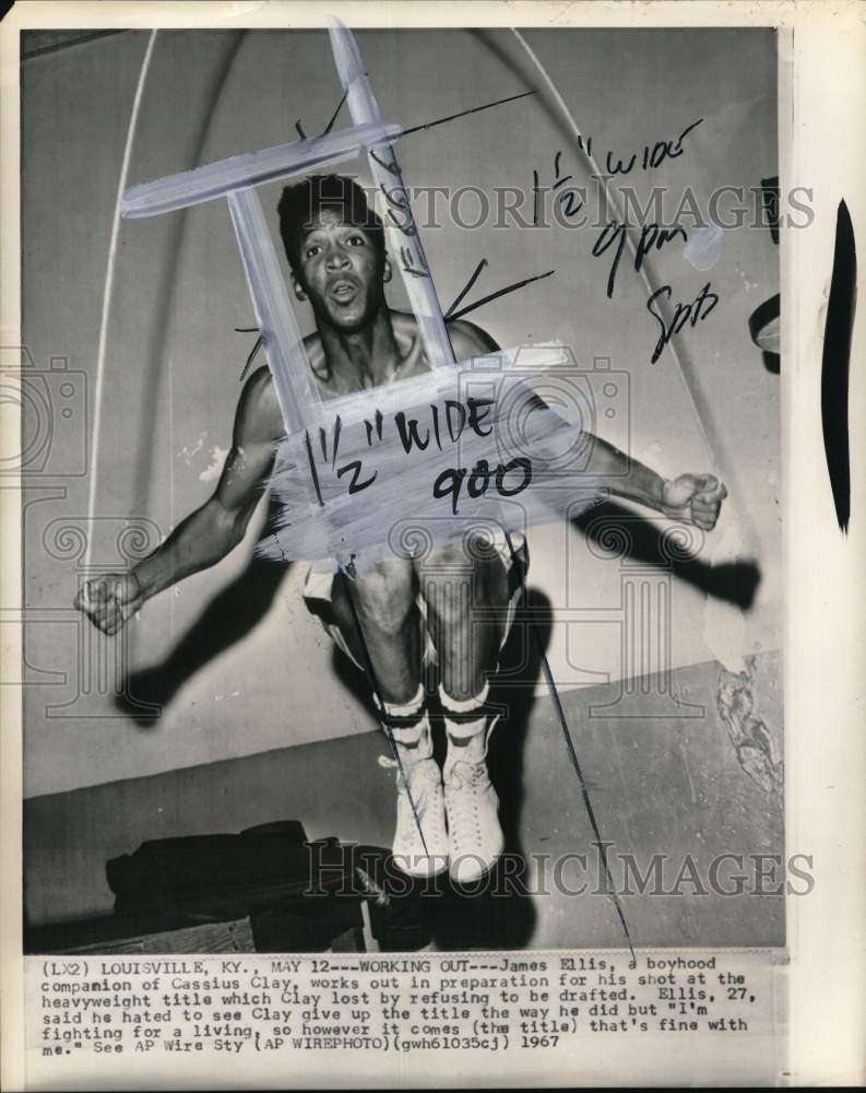 1967 Press Photo Boxer James Ellis during workout, Louisville, Kentucky- Historic Images