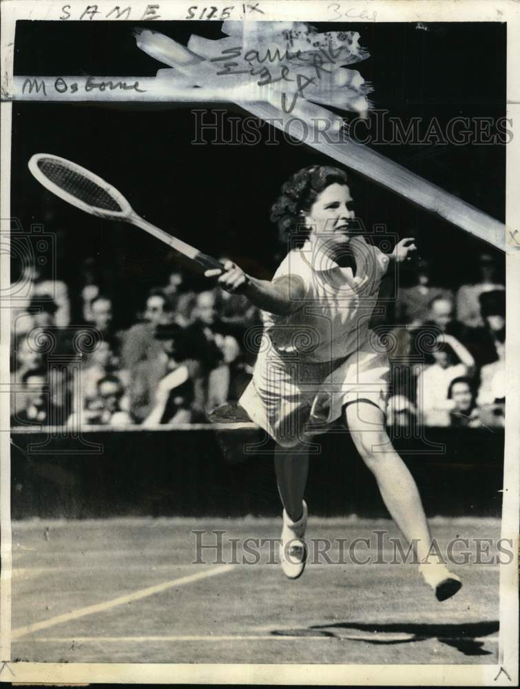 1946 Press Photo Tennis player Margaret Osborne during match, Wimbledon, England- Historic Images
