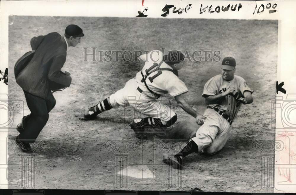 1950 Press Photo Boston Red Sox & Cleveland Indians' baseball game, Boston, MA- Historic Images