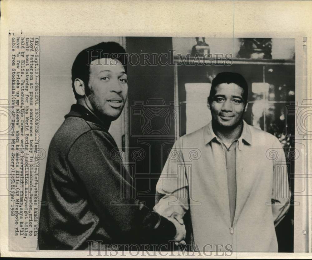 1968 Press Photo Boxer Jimmy Ellis shakes hands with Floyd Patterson, Stockholm- Historic Images