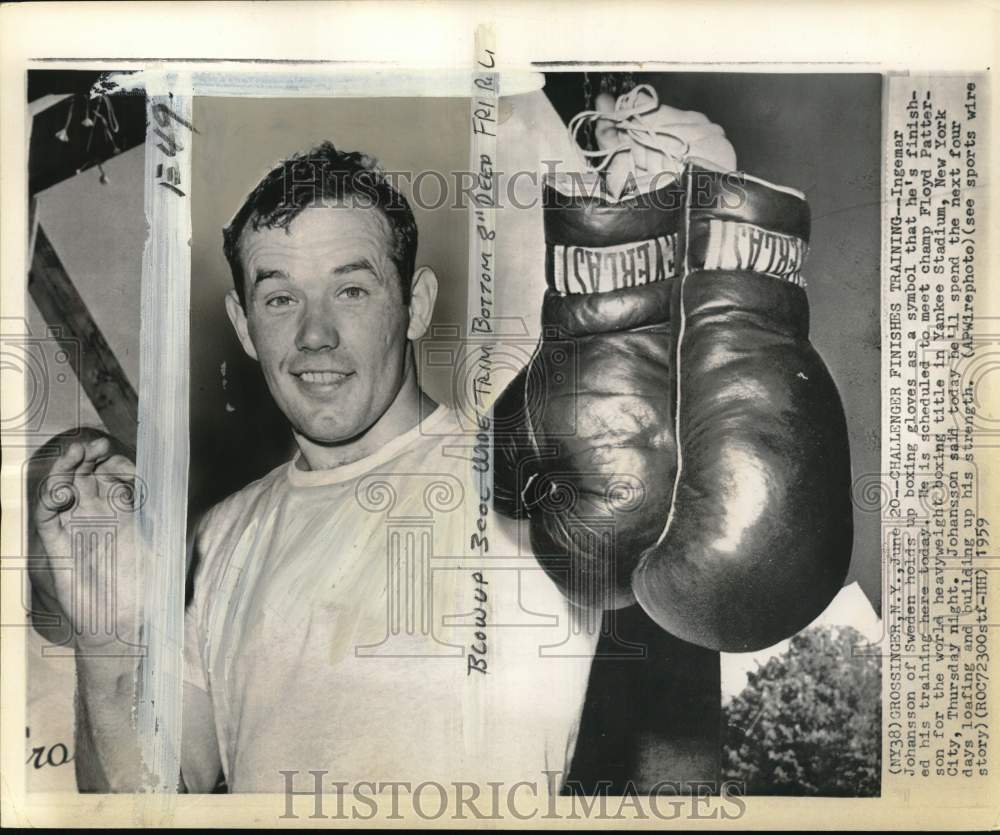 1959 Press Photo Boxer Ingemar Johansson with gloves at training, Grossinger, NY- Historic Images