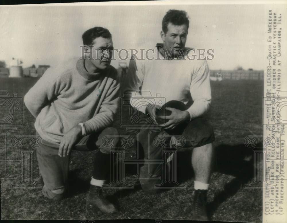 1944 Press Photo Notre Dame Football Team Ed McKeever And Back Bob Kelly- Historic Images