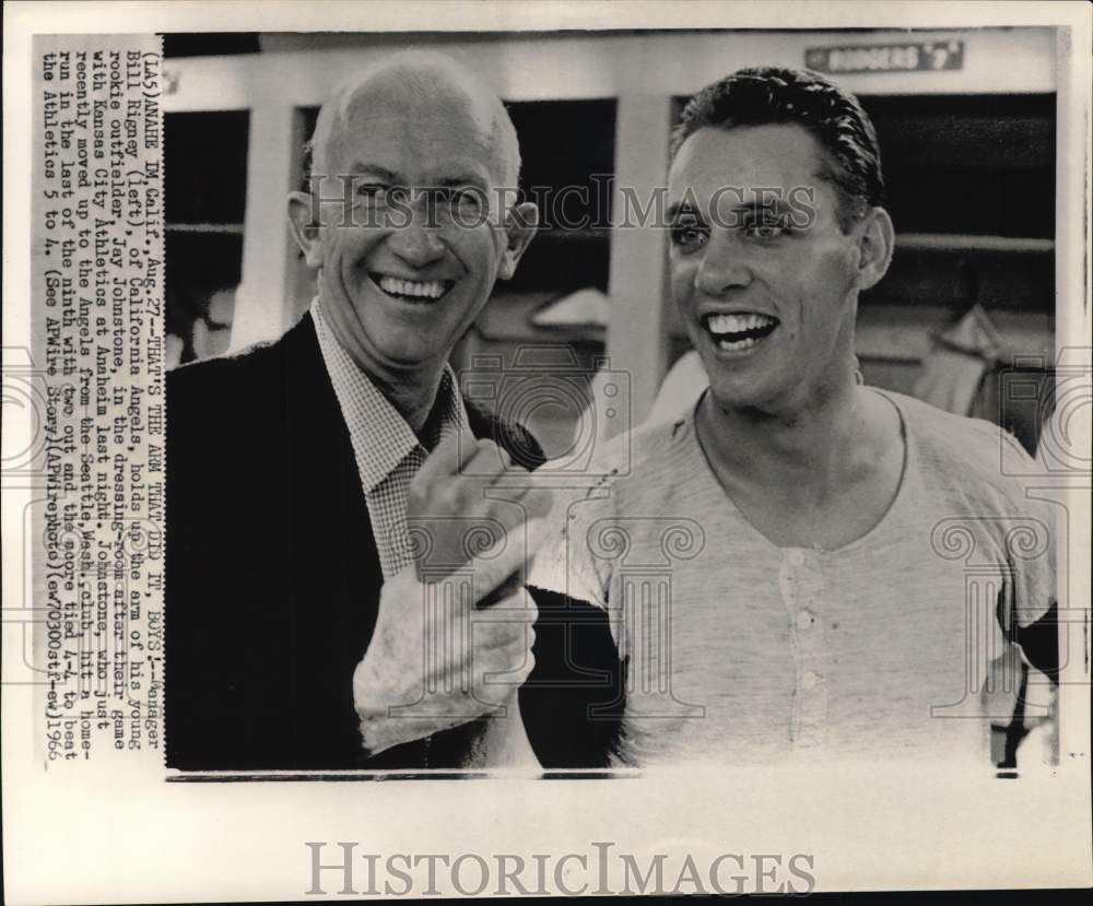 1966 Press Photo Angels&#39; baseball manager Bill Rigney &amp; player Jay Johnstone, CA- Historic Images