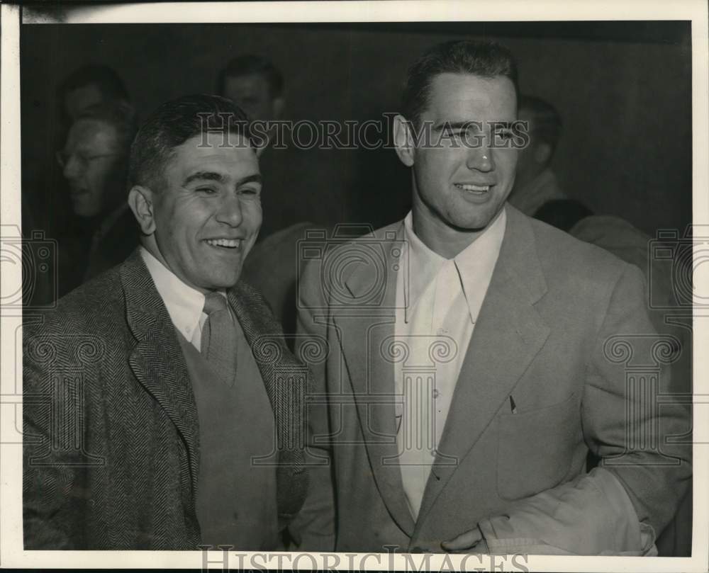 1949 Press Photo Football player Jerry Groom and other - pis05580- Historic Images